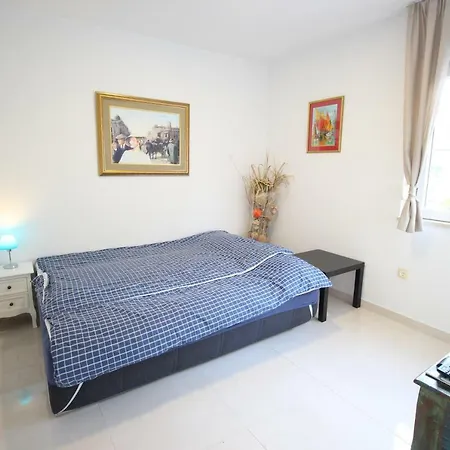 Studio Town Apartment